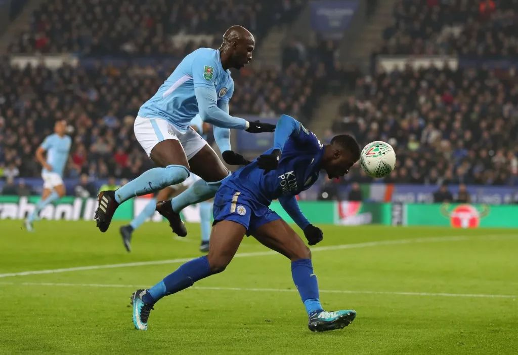 法兰克福发布备战花絮，今夜门线救险，足总杯任务艰巨，赛季目标并未改变 