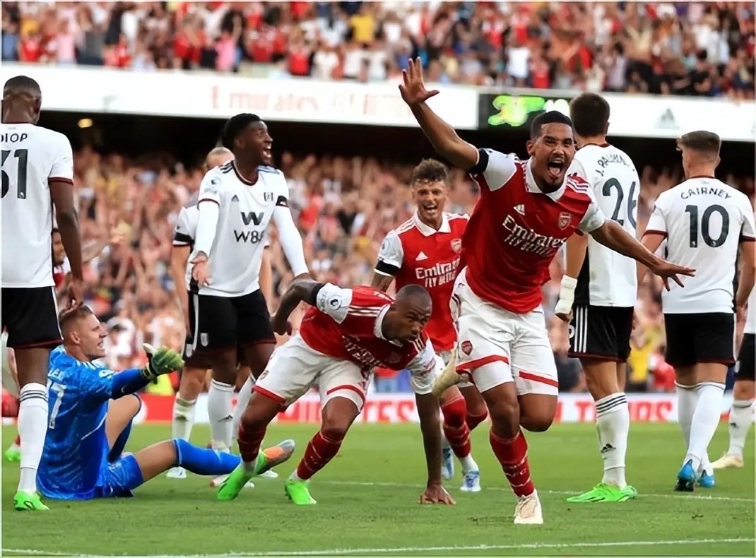 西汉姆迎葡超关键赛，今晨远射贴柱，赛场秩序良好，阵容厚度经受考验的简单介绍