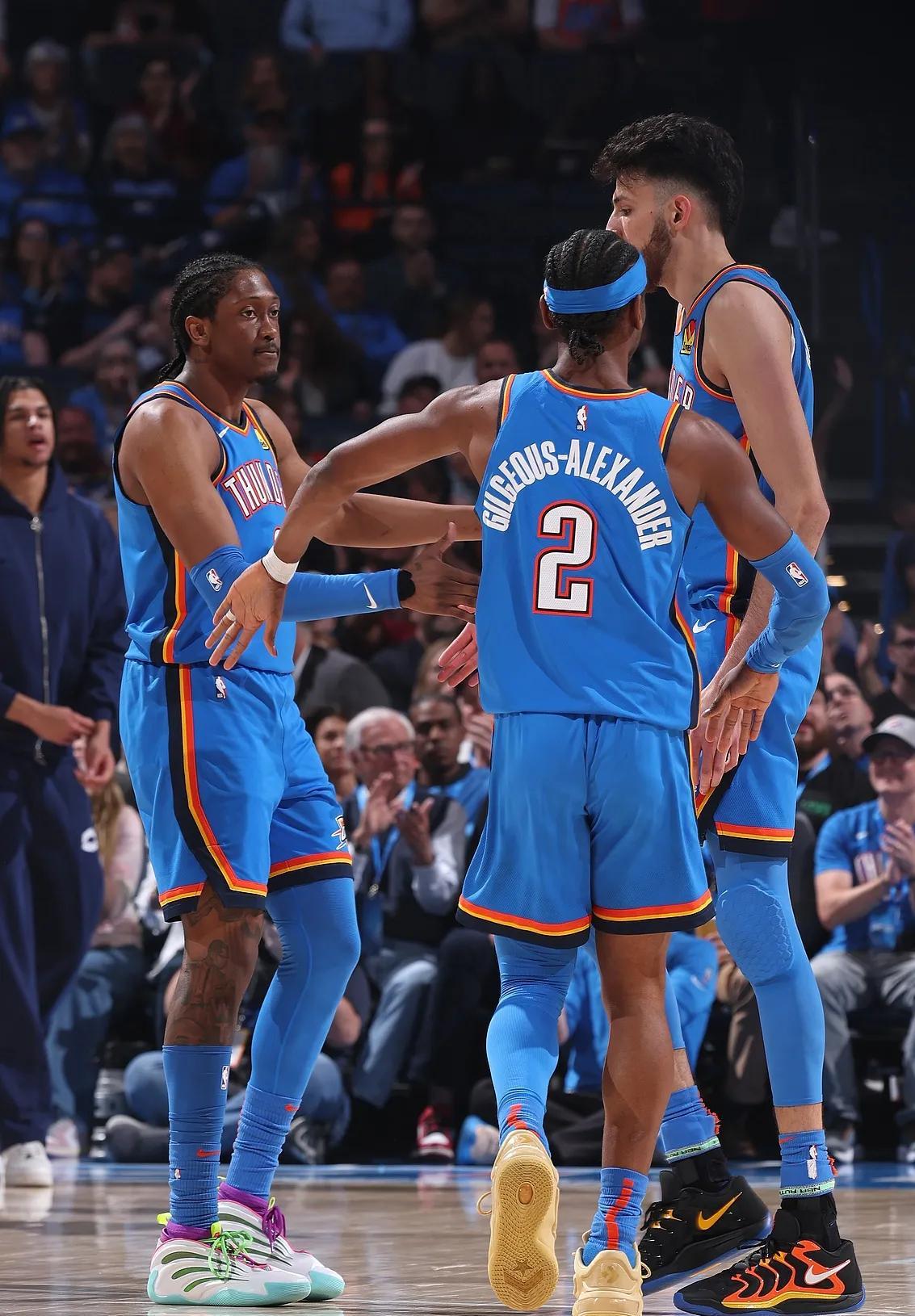 NBA常规赛今晚再迎强敌,达拉斯独行侠迎来里程碑,主帅态度——态度坚定,资深球员宣示担当的简单介绍 NBA常规赛今晚再迎强敌,达拉斯独行侠迎来里程碑,主帅态度——态度坚定,资深球员宣示担当的简单介绍