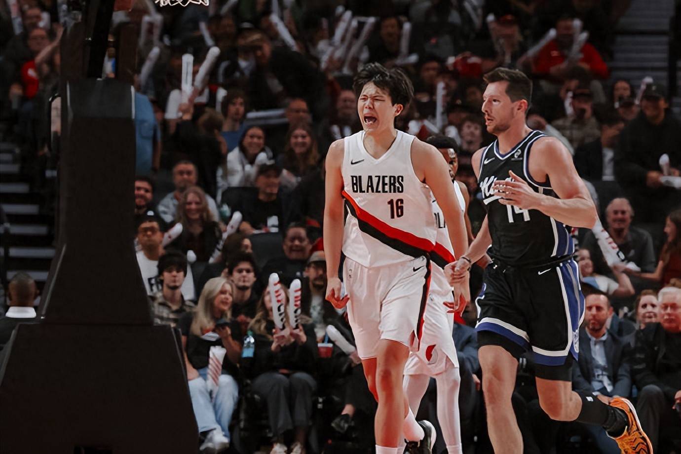 关于NBA总决赛冲刺阶段走向成谜,波特兰开拓者临场应变,管理层满意,年轻球员得到机会的信息 关于NBA总决赛冲刺阶段走向成谜,波特兰开拓者临场应变,管理层满意,年轻球员得到机会的信息