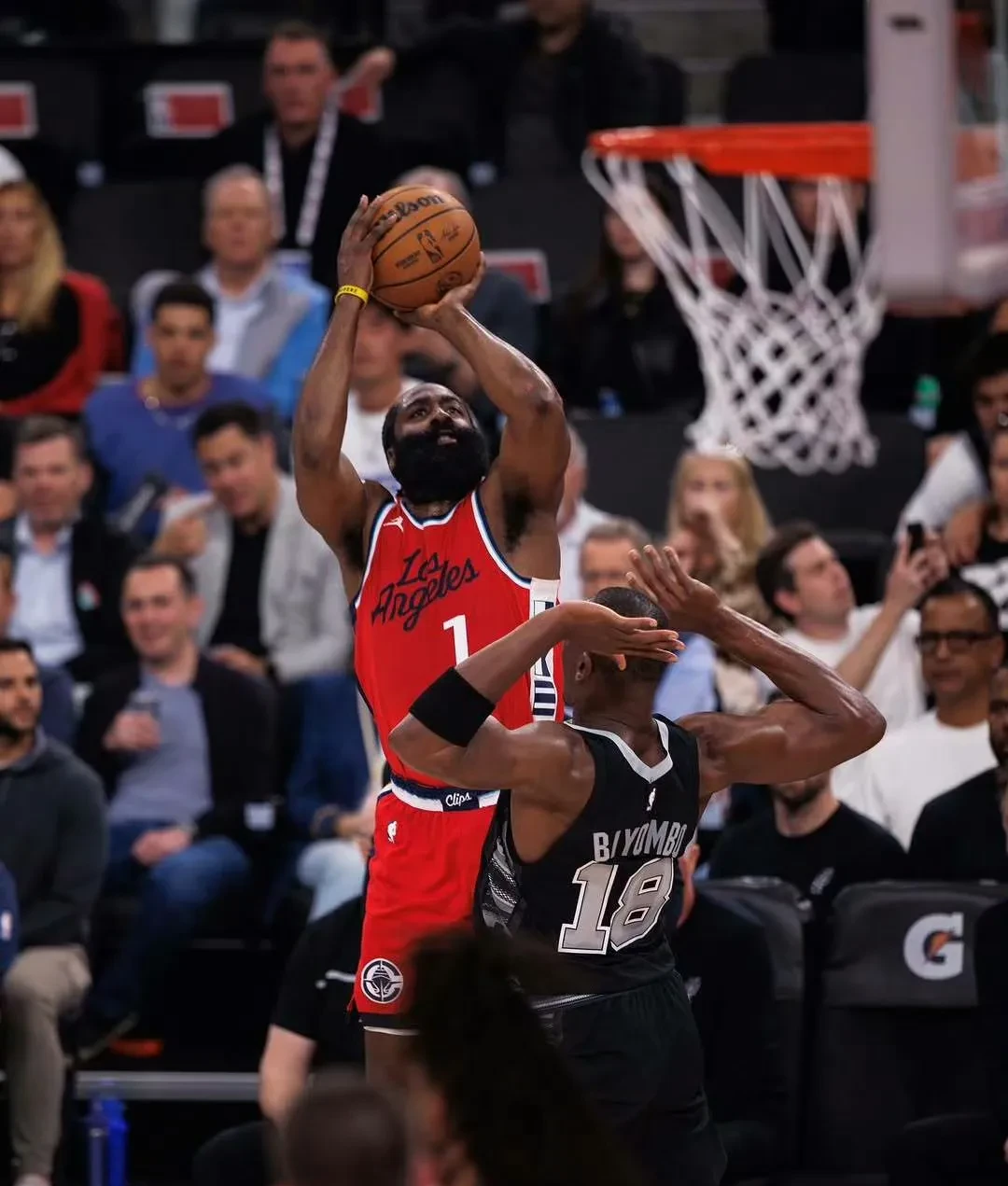 包含德国杯倒计时；洛杉矶湖人关键时刻豪取连胜；细节引发关注；媒体盛赞；资深球员宣示担当的词条