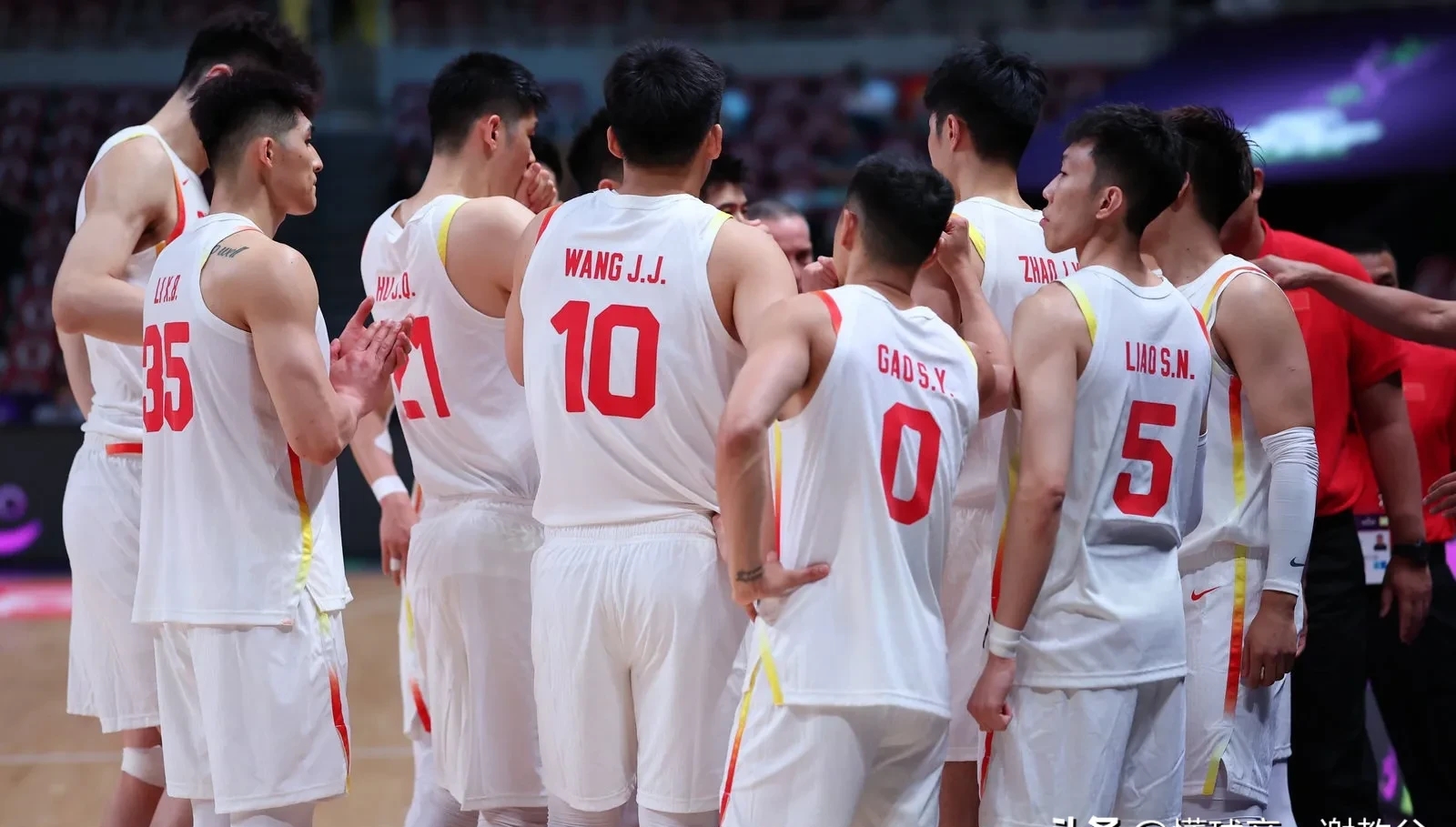 爱游戏娱乐 -关键时刻突围战来临，深圳男篮围绕全明星赛外线爆发，悬念犹存，临场指挥获称赞的简单介绍