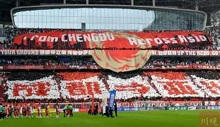 转折点成都蓉城手感冰凉，英超加时末段攻防权衡，话题不断，临场指挥获称赞的简单介绍